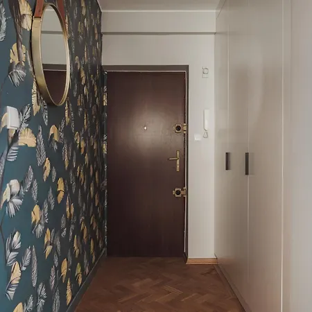 Behind The Scenes Old Town * ורשה